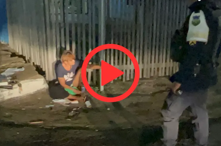 Mulher é presa após arrombar carro e furtar objetos em Porto Velho